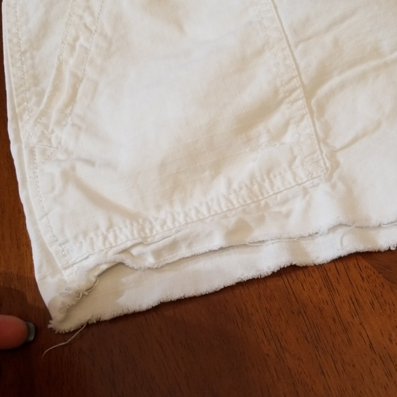 American Eagle ripstop white shorts B116:4:619 - Picture 6 of 7